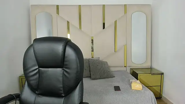 IsabellRodriguez18 online show from October 2025 03:43:02 AM