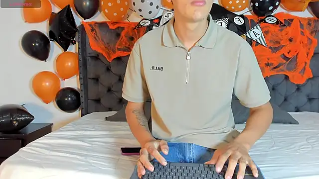 two milkyway online show from October 2025 12:27:01 PM