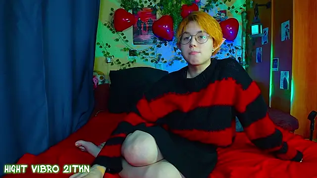 TrickyKitsune online show from February 2026 03:33:01 PM