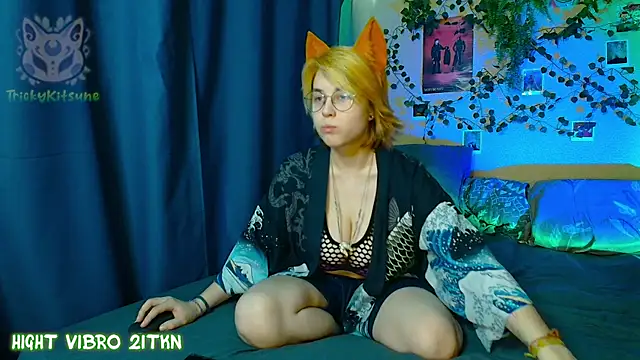 TrickyKitsune online show from May 2026 11:51:01 AM