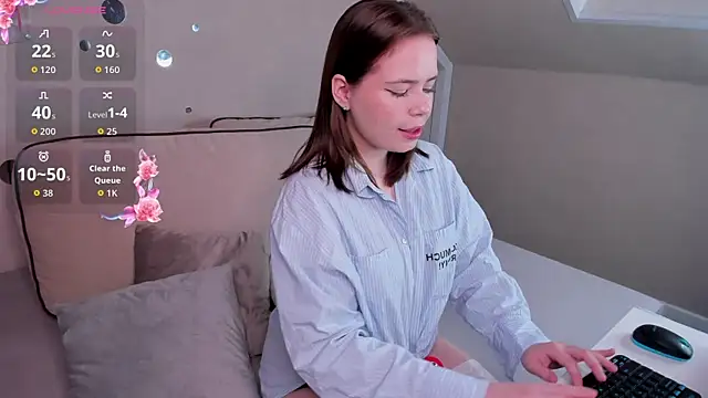 EricaElliott online show from September 2025 12:22:02 AM