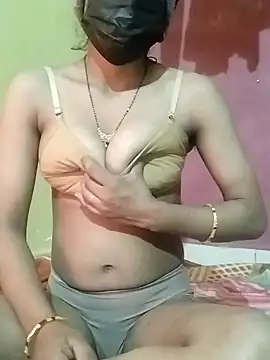 Snapshot of Coupleshow47 chatting on January 2025 08:13:01 PM Coupleshow47 online show from January 2025 08:13:01 PM