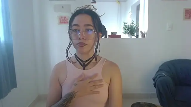 Snapshot of Maam_Ine chatting on December 2025 08:38:02 PM Maam Ine online show from December 2025 08:38:02 PM