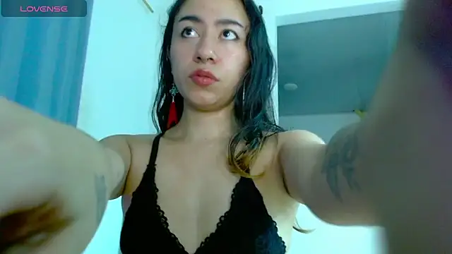 Snapshot of Maam_Ine chatting on May 2026 11:21:01 PM Maam Ine online show from May 2026 11:21:01 PM