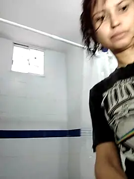 Mia WAll online show from December 2024 12:31:01 PM