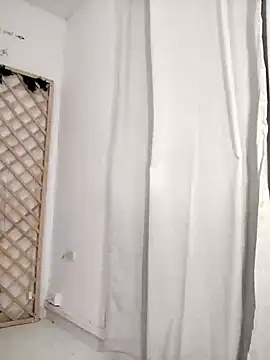 Mia WAll online show from December 2024 02:40:01 AM