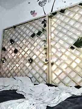 Mia WAll online show from January 2025 01:10:01 AM