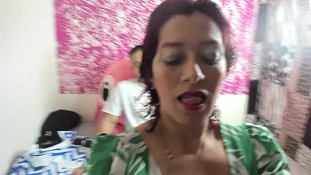 Snapshot of Laura_hellss chatting on October 2025 10:32:02 PM Laura hellss online show from October 2025 10:32:02 PM