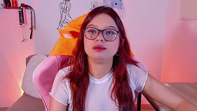 EmiF26 online show from March 2025 04:35:01 AM