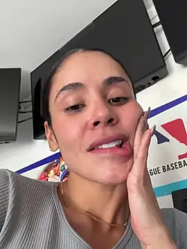 Karol Towers online show from January 2025 03:07:01 PM