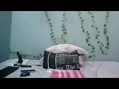 Snapshot of TAMARADEEXXL1989 chatting on December 2024 01:47:01 PM TAMARADEEXXL1989 online show from December 2024 01:47:01 PM