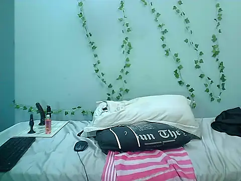 Snapshot of TAMARADEEXXL1989 chatting on December 2024 11:06:02 PM TAMARADEEXXL1989 online show from December 2024 11:06:02 PM