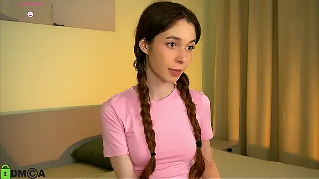 LittleOriana online show from January 2025 06:43:02 PM