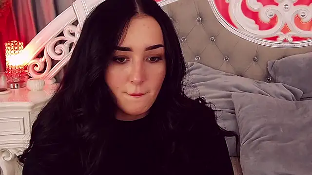 KimKhallifa online show from February 2025 12:05:02 PM