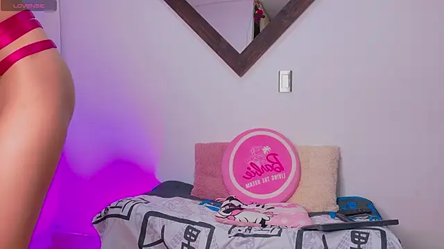 Snapshot of newbarbiedolly chatting on January 2025 11:24:02 PM newbarbiedolly online show from January 2025 11:24:02 PM