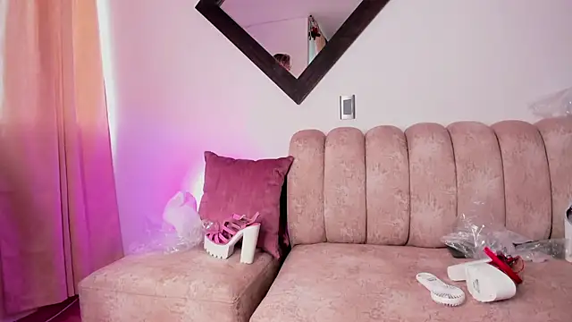 Snapshot of newbarbiedolly chatting on February 2025 10:55:01 PM newbarbiedolly online show from February 2025 10:55:01 PM