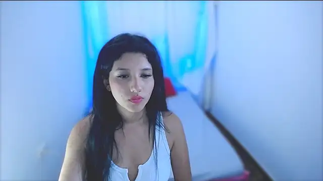 Snapshot of emmariders2 chatting on January 2025 08:32:01 PM emmariders2 online show from January 2025 08:32:01 PM