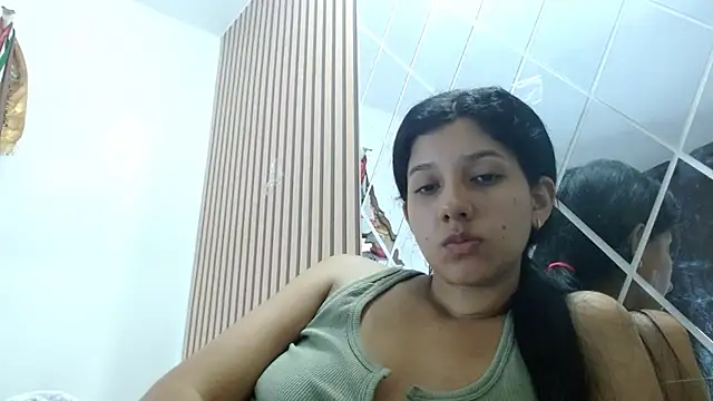 Snapshot of emmariders2 chatting on February 2025 05:52:01 AM emmariders2 online show from February 2025 05:52:01 AM