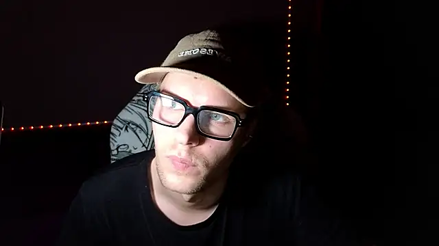 Leonnextdoor online show from January 2025 12:23:01 PM