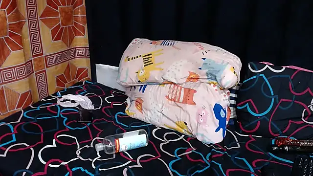 Snapshot of Thickbootykim chatting on November 2025 09:11:01 PM Thickbootykim online show from November 2025 09:11:01 PM