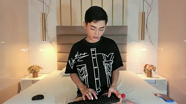 Maxi little online show from July 2026 08:25:01 PM