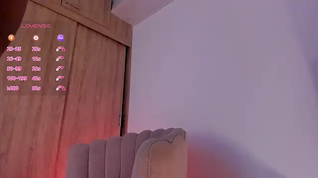 Snapshot of caroliinna_ chatting on July 2026 01:34:01 AM caroliinna online show from July 2026 01:34:01 AM