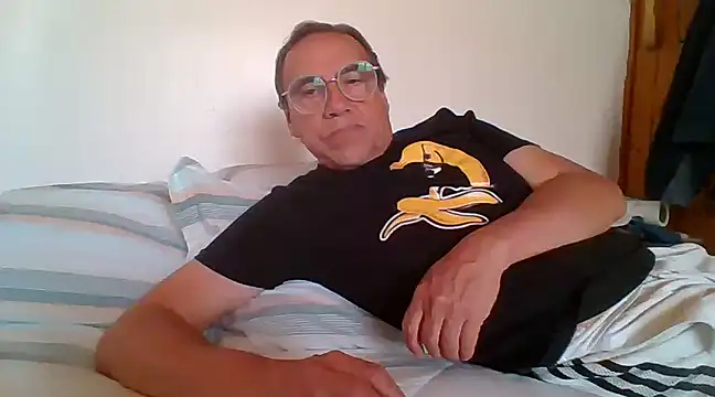 santiagon2015 online show from January 2025 03:17:02 PM