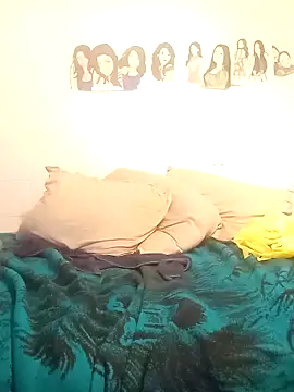 k1oudE online show from October 2025 05:52:01 AM