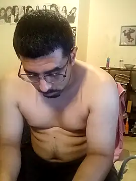 k1oudE online show from November 2025 04:44:01 AM