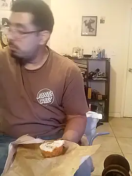 k1oudE online show from December 2025 11:45:02 PM