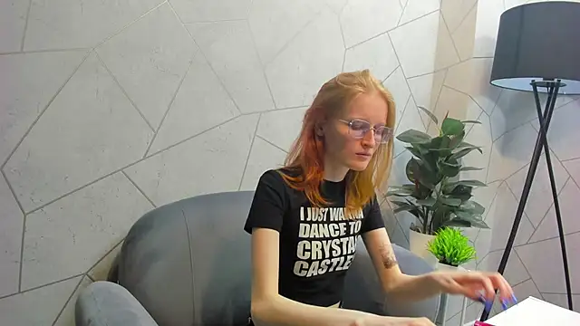 ElizabethHarpper online show from February 2025 03:05:01 PM