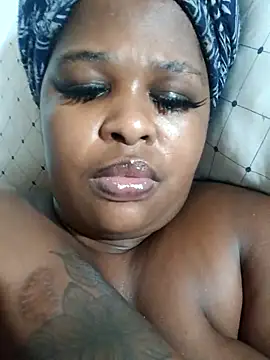 Snapshot of SexyLadyBoosxx chatting on October 2025 03:58:01 AM SexyLadyBoosxx online show from October 2025 03:58:01 AM