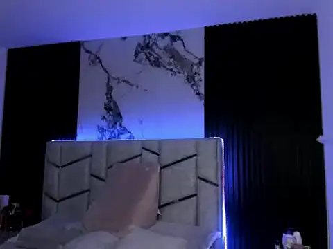 daniiphoeniixx online show from January 2025 06:06:01 PM