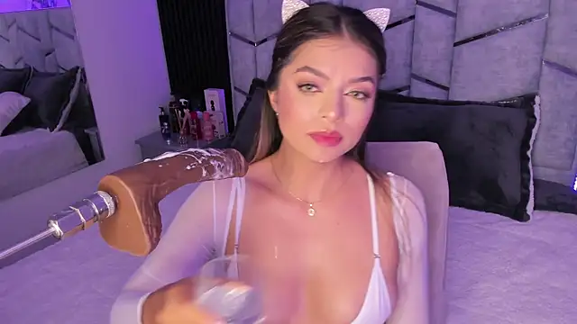 daniiphoeniixx online show from March 2025 10:36:02 PM