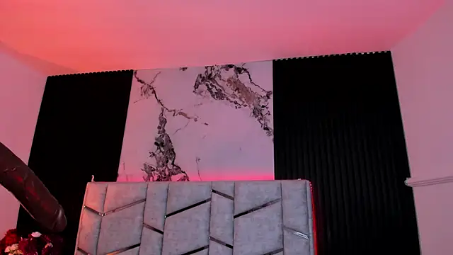 daniiphoeniixx online show from November 2025 07:35:02 PM