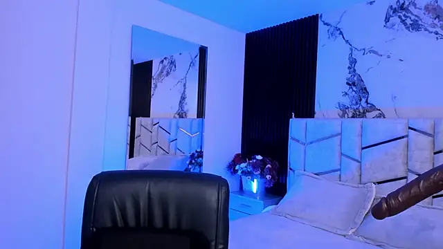 daniiphoeniixx online show from November 2025 07:24:02 PM