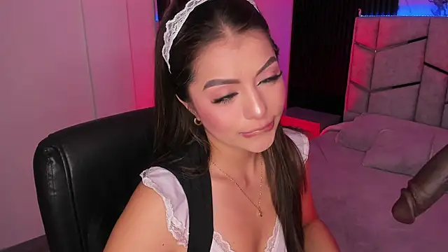 daniiphoeniixx online show from November 2025 07:46:02 PM