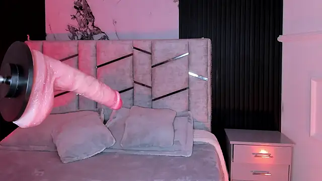 daniiphoeniixx online show from December 2025 08:07:02 PM