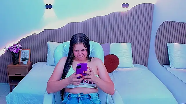 Annie kurt  online show from October 2025 09:22:01 PM