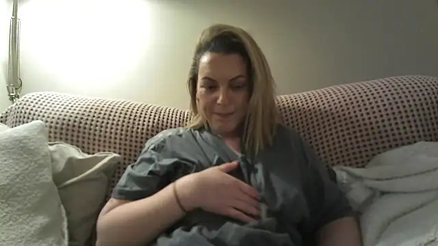 Snapshot of Gigi-Honey chatting on December 2025 10:15:02 PM Gigi-Honey online show from December 2025 10:15:02 PM