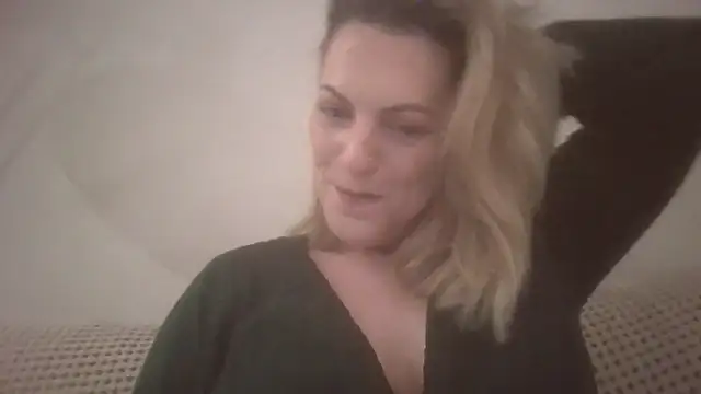 Snapshot of Gigi-Honey chatting on February 2026 09:13:01 PM Gigi-Honey online show from February 2026 09:13:01 PM