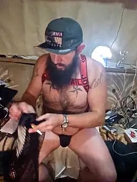 StruggleSnuggles online show from November 2025 09:03:01 AM