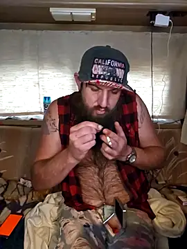 StruggleSnuggles online show from November 2025 11:03:01 PM