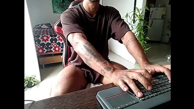 Snapshot of Adam_Valenciia chatting on June 2026 04:42:01 PM Adam Valenciia online show from June 2026 04:42:01 PM