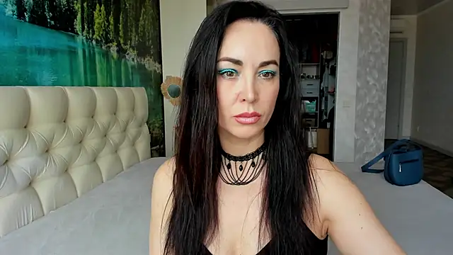 Monica Weiss online show from March 2025 10:29:01 AM