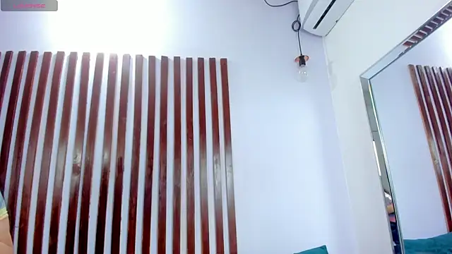 KRYSSTARITTER4 online show from February 2025 12:43:02 PM