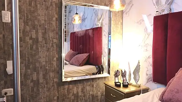 KRYSSTARITTER4 online show from September 2025 02:48:02 AM