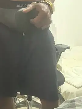 Snapshot of Taylor69xKiki chatting on December 2024 07:53:01 AM Taylor69xKiki online show from December 2024 07:53:01 AM