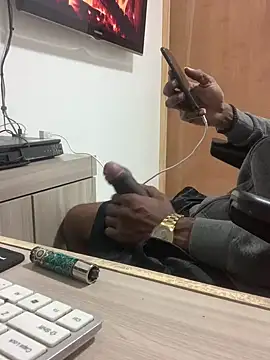 Snapshot of Taylor69xKiki chatting on January 2025 05:50:01 AM Taylor69xKiki online show from January 2025 05:50:01 AM