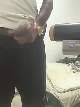 Snapshot of Taylor69xKiki chatting on January 2025 01:21:02 AM Taylor69xKiki online show from January 2025 01:21:02 AM